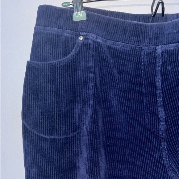 Women’s Quaker Factory Navy Corduroy Stretch Capri Pants Large Short - Picture 10 of 11
